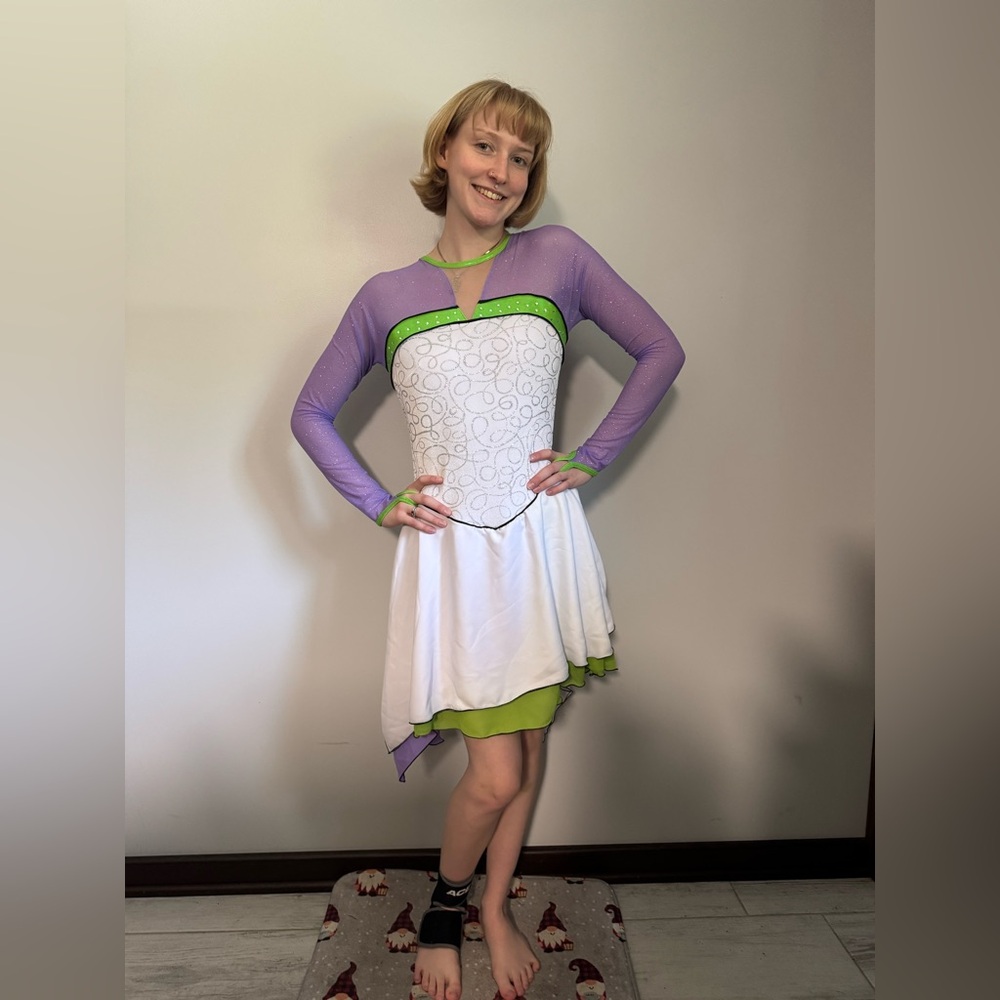Jerry’s Skating World figure skating costume